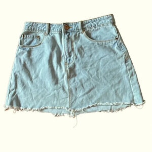 FOREVER 21 distressed jean  Mini skirt with a frayed hem Sz 28